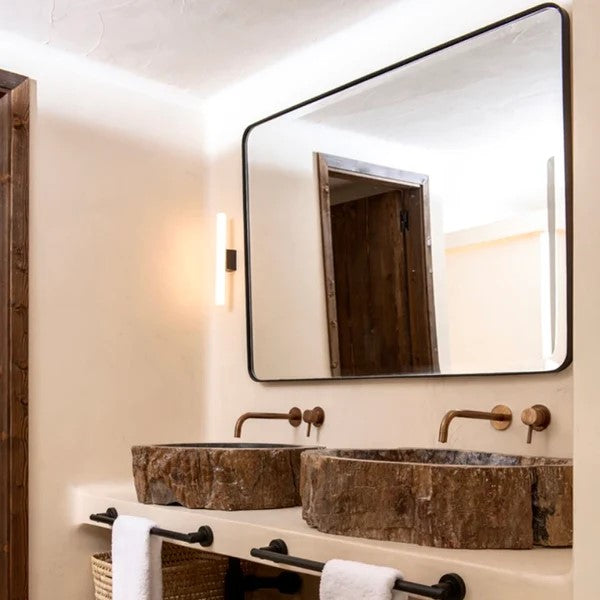 Miroir rectangulaire classique contemporain avec cadre en laiton ou en acier