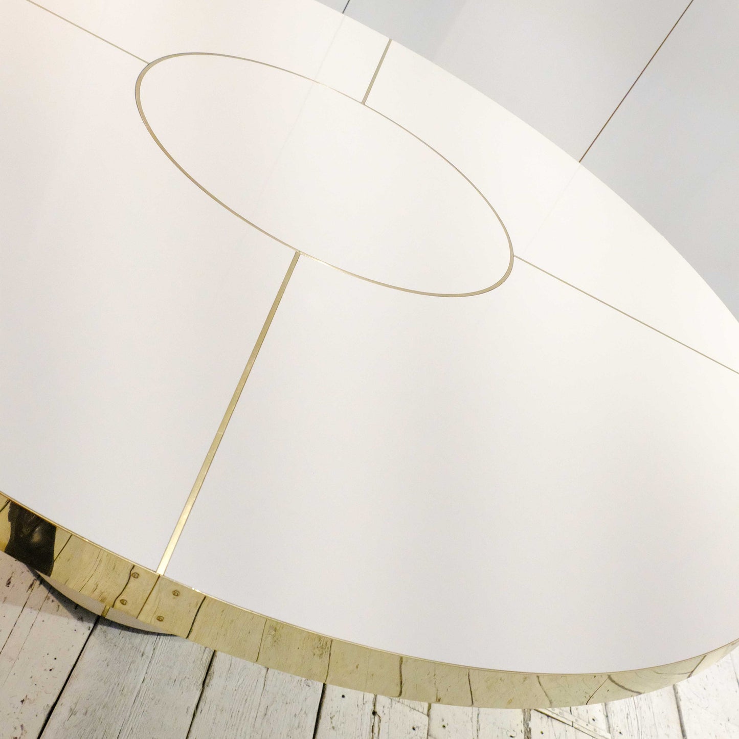 Mesa Malibú Redonda con Marquetería en Latón o Acero Customizable en Acabados y Dimensiones