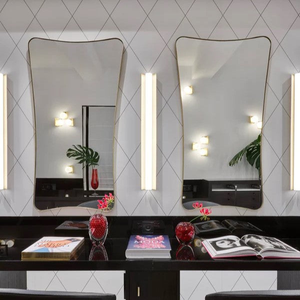 Miroir pivotant Minnie d'inspiration rétro avec cadre en laiton, dimensions flexibles