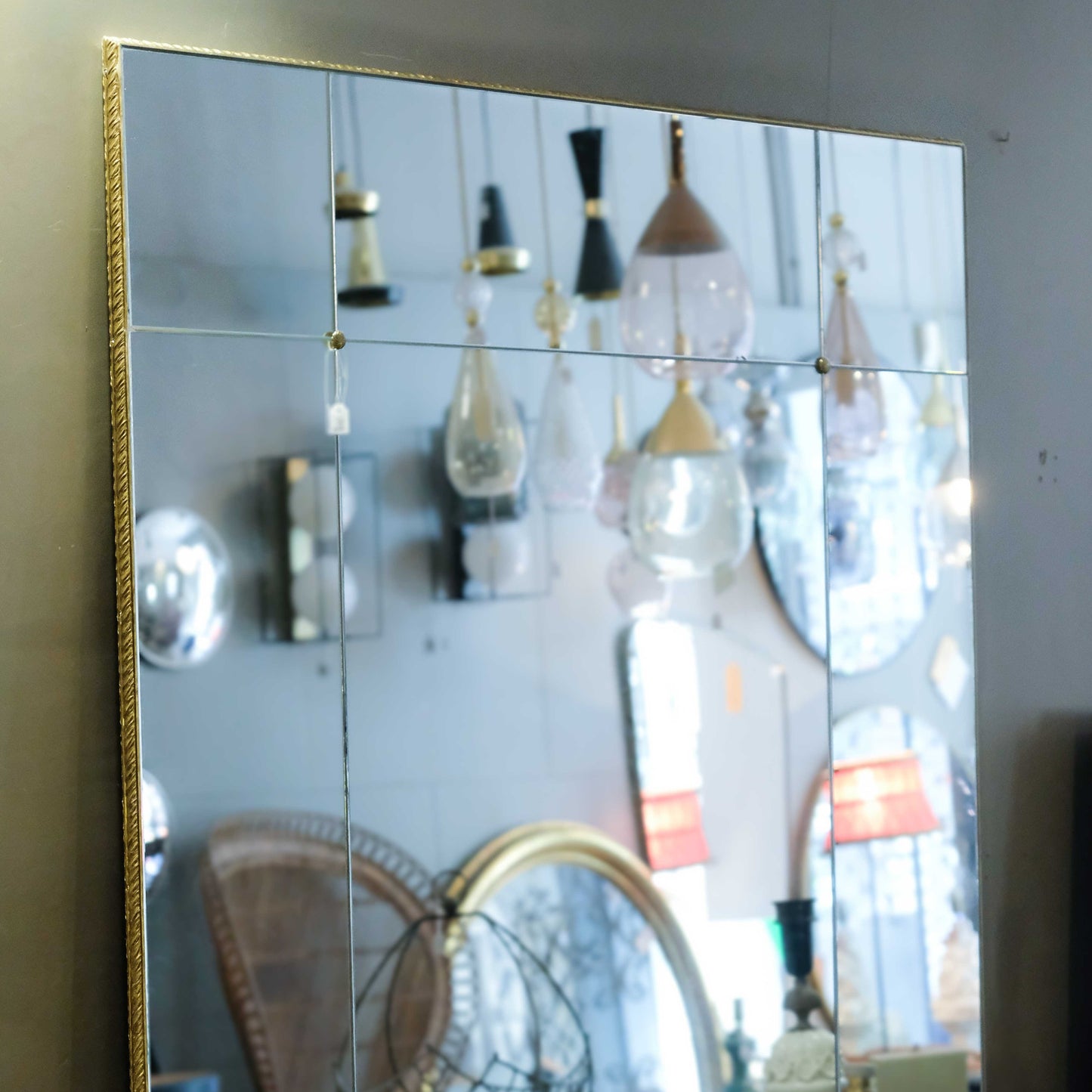 Miroir Prusse de style classique avec cadre en laiton personnalisable