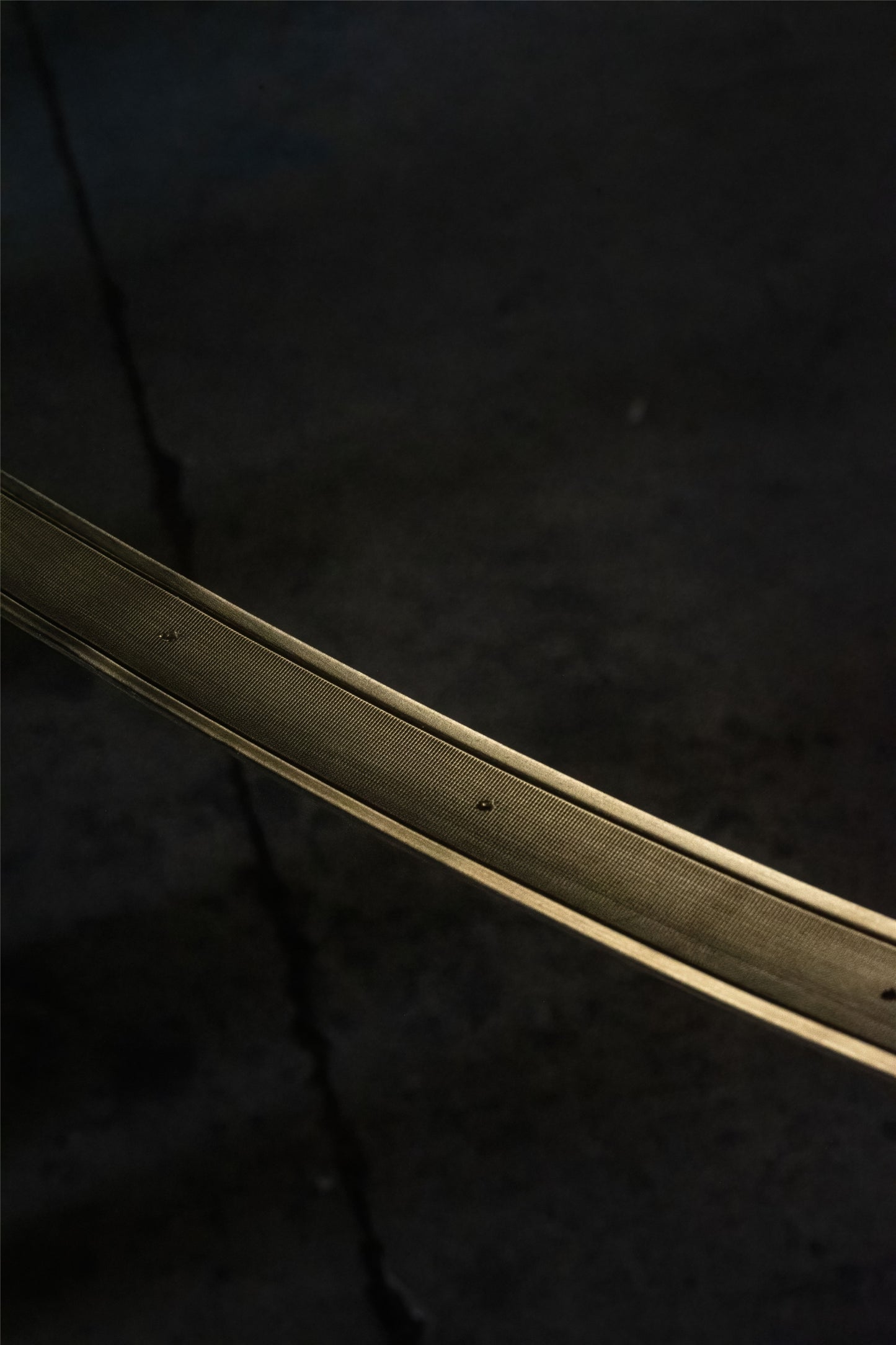 Miroir rectangulaire classique contemporain avec cadre en laiton ou en acier