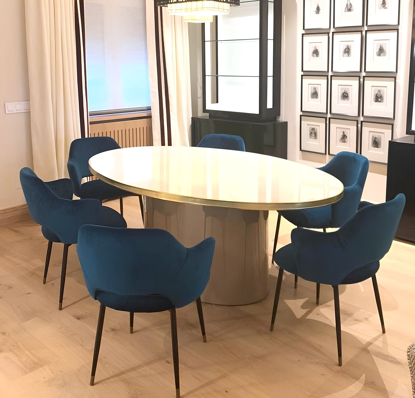 Table Julieta Ovale ou Rectangulaire avec piédestal Personnalisable en Finitions et Dimensions