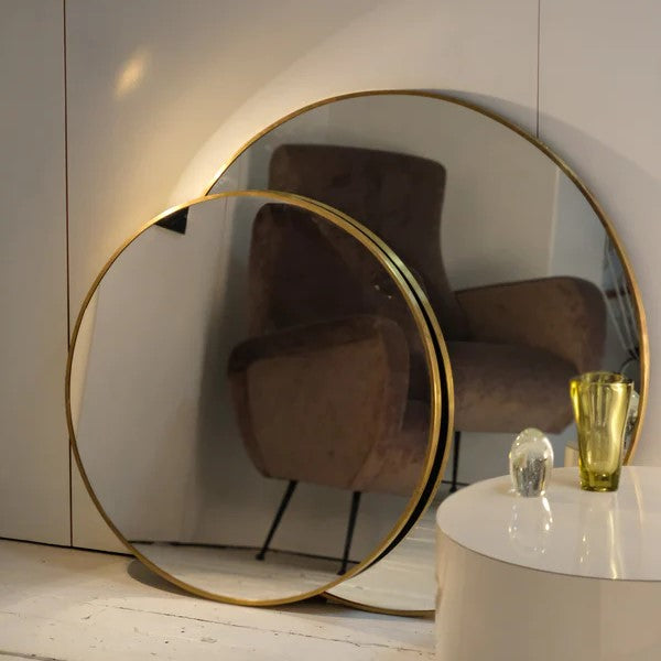 Miroir rond avec cadre Julieta en laiton ou en acier sur mesure