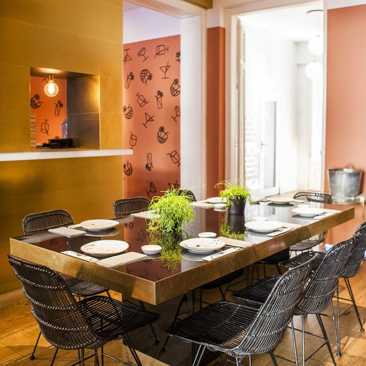 Table carrée Malibu Inspiration rétro du milieu du siècle Détails en laiton ou en acier Personnalisable