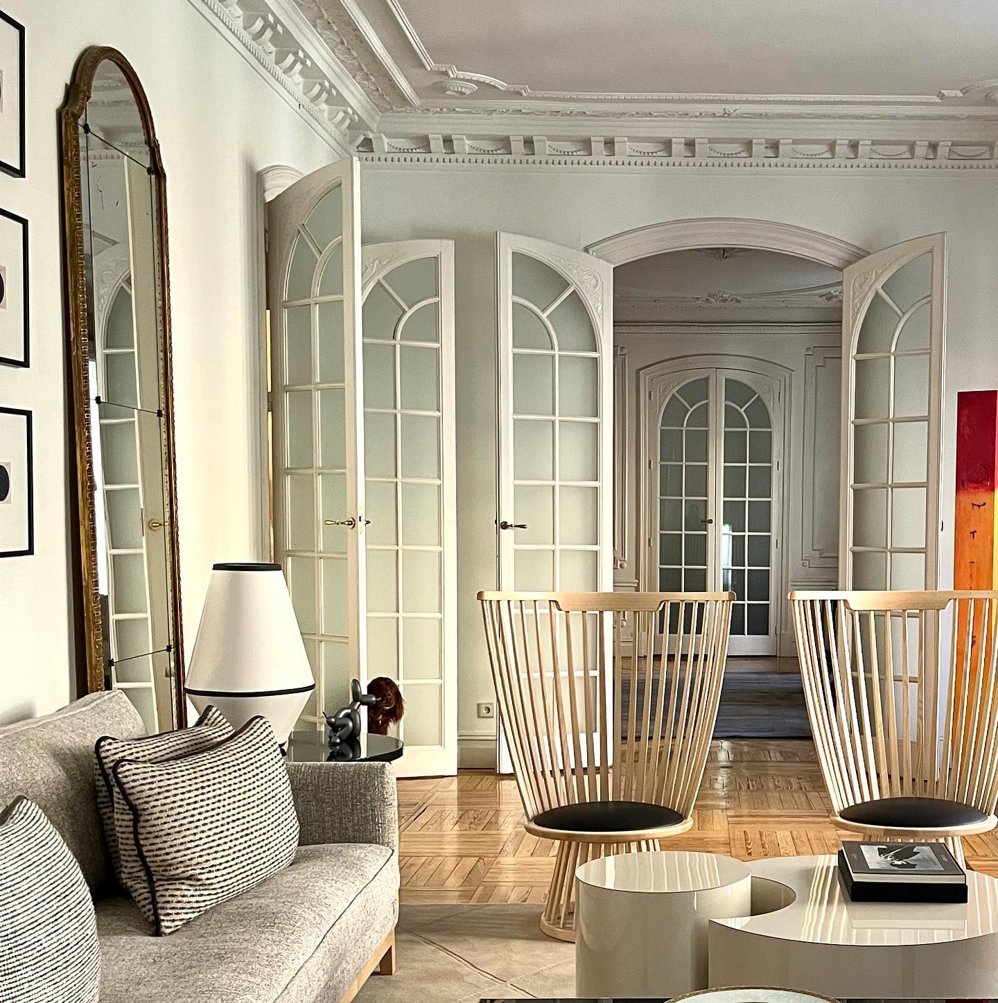 Ensemble de tables de lune cylindriques en haute brillance colorée polyvalente sur mesure