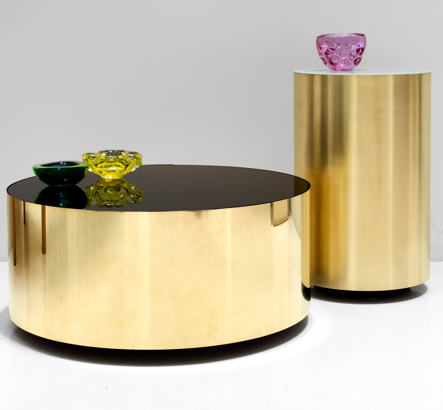 Ensemble de tables d'appoint cylindriques et combinées en laiton Luna Fusion