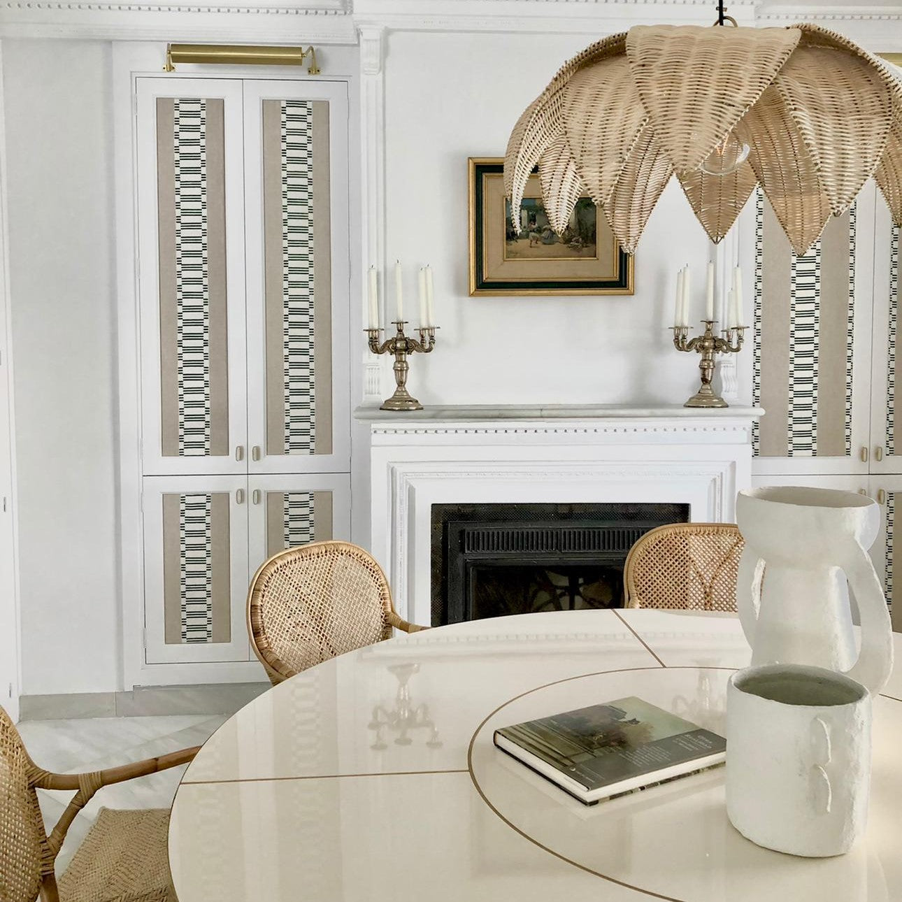 Mesa Malibú Redonda con Marquetería en Latón o Acero Customizable en Acabados y Dimensiones