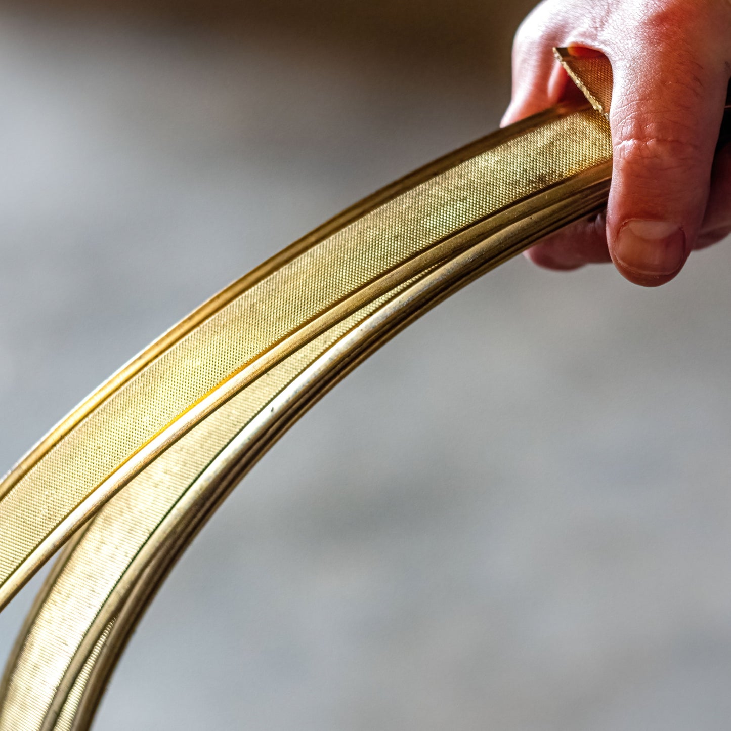 Table basse Collection Julieta Style Mid-Century avec détails en laiton