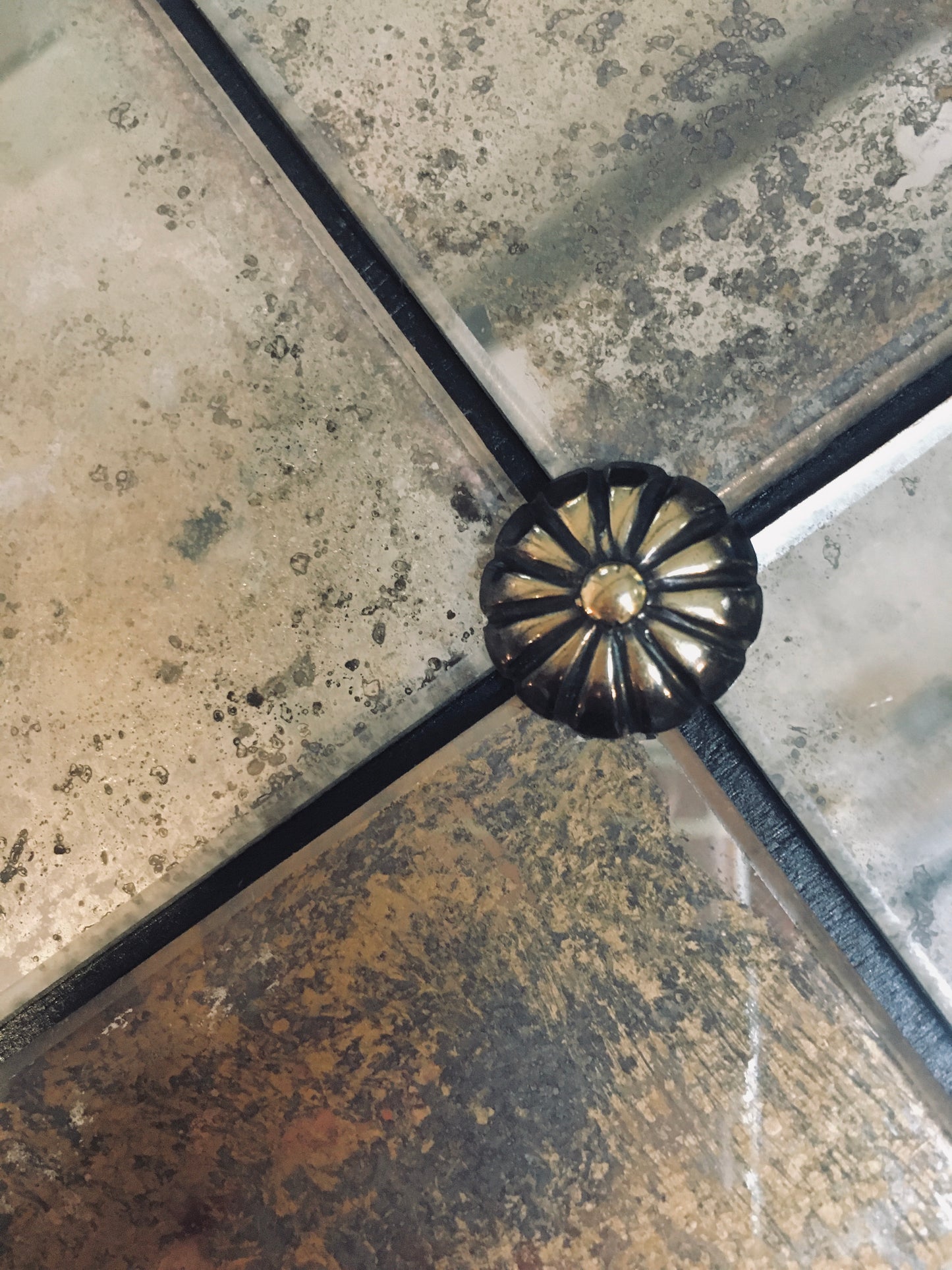 Miroir Prusse de style classique avec cadre en laiton personnalisable