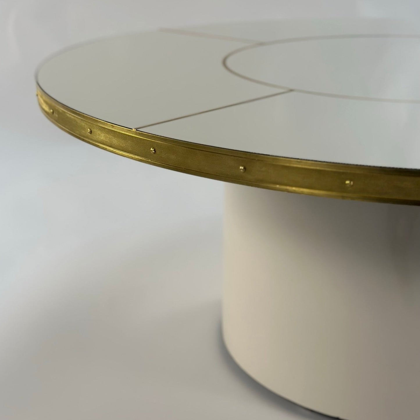 Table Basse Julieta Piédestal en Laiton et haute brillance