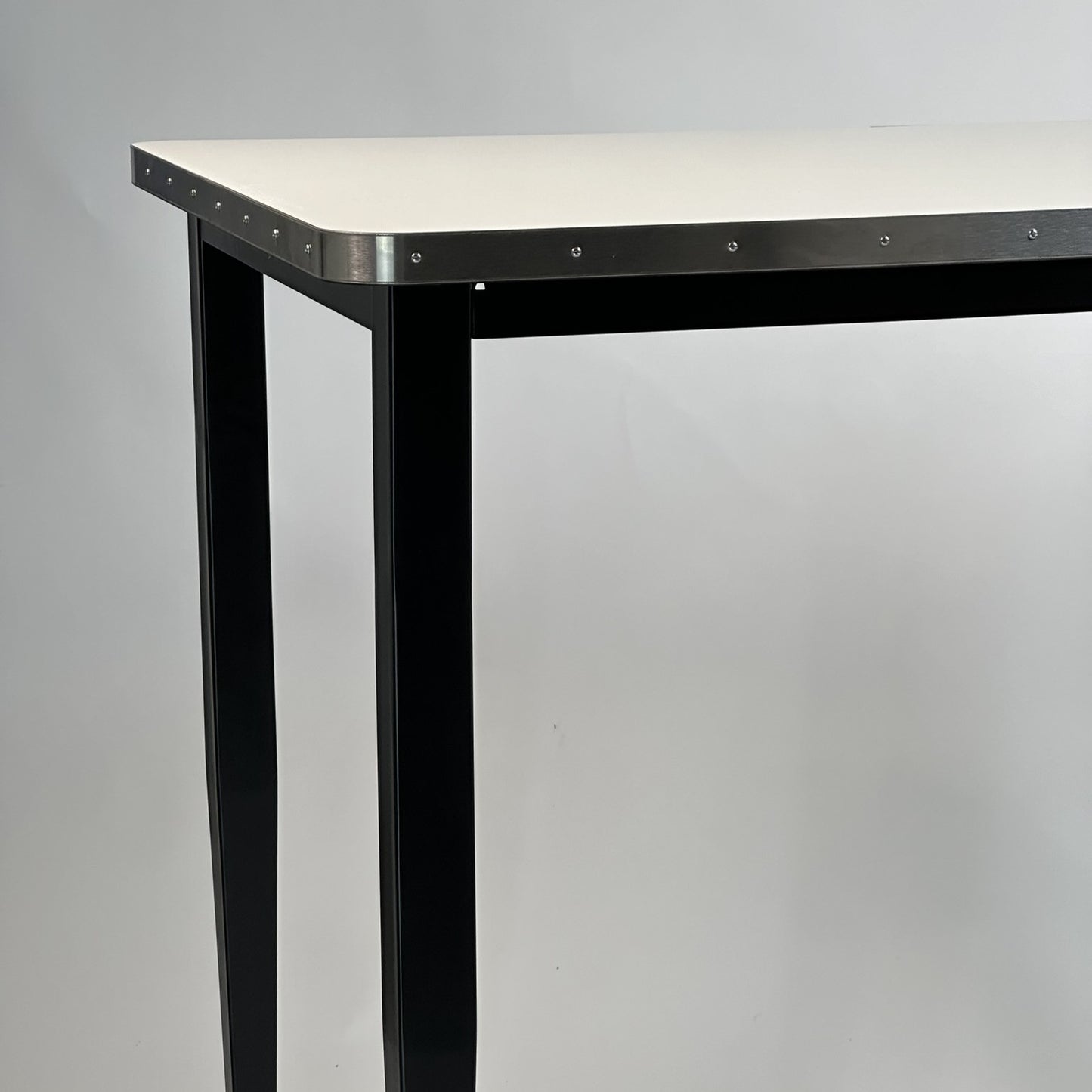 Coiffeuse Julieta avec détails en laiton d'inspiration 50's Personnalisable