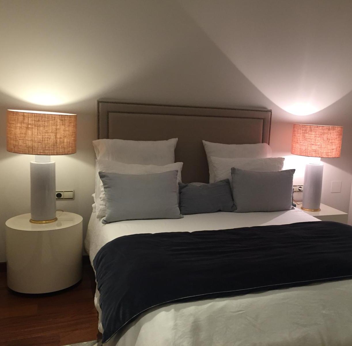 Table d'appoint de canapé Luna en stratifié brillant, design cylindrique