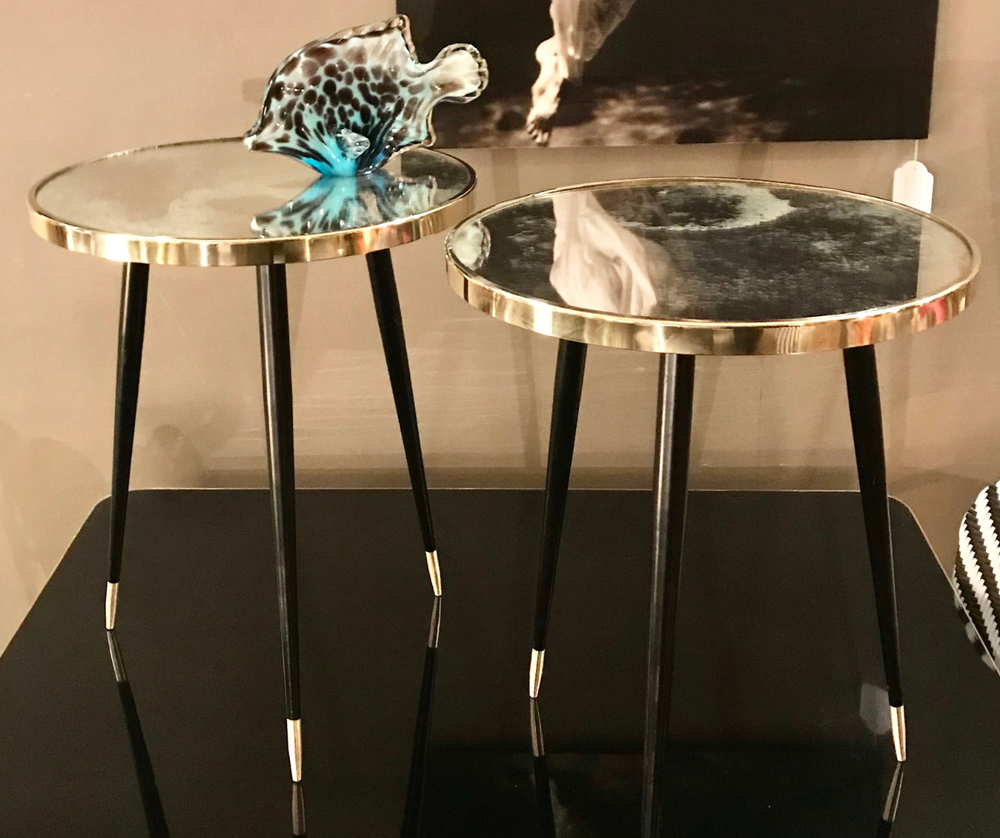 Twist Round Coffee/Side Table with Mirror or High-Gloss Laminate, Customizable
